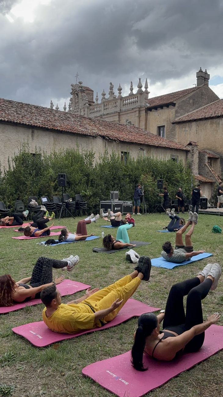 Lezione fitness alla Certosa Wellness